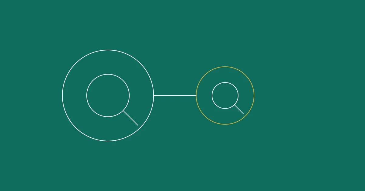 Dwie wyszukiwarki obok siebie: Google z większym udziałem, Bing z mniejszym ale niższym kosztem kliknięcia, w złotym pierścieniu jako kanał uzupełniający.